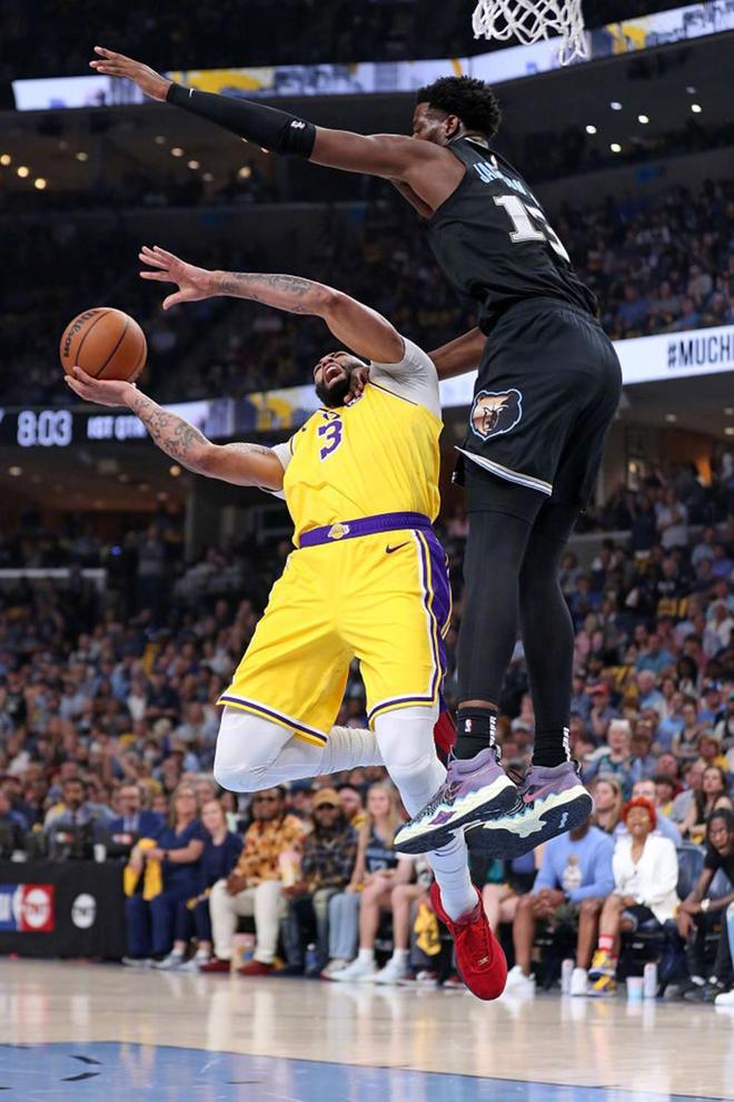 乌拉圭力克中国，本泽马三分雨点燃全场