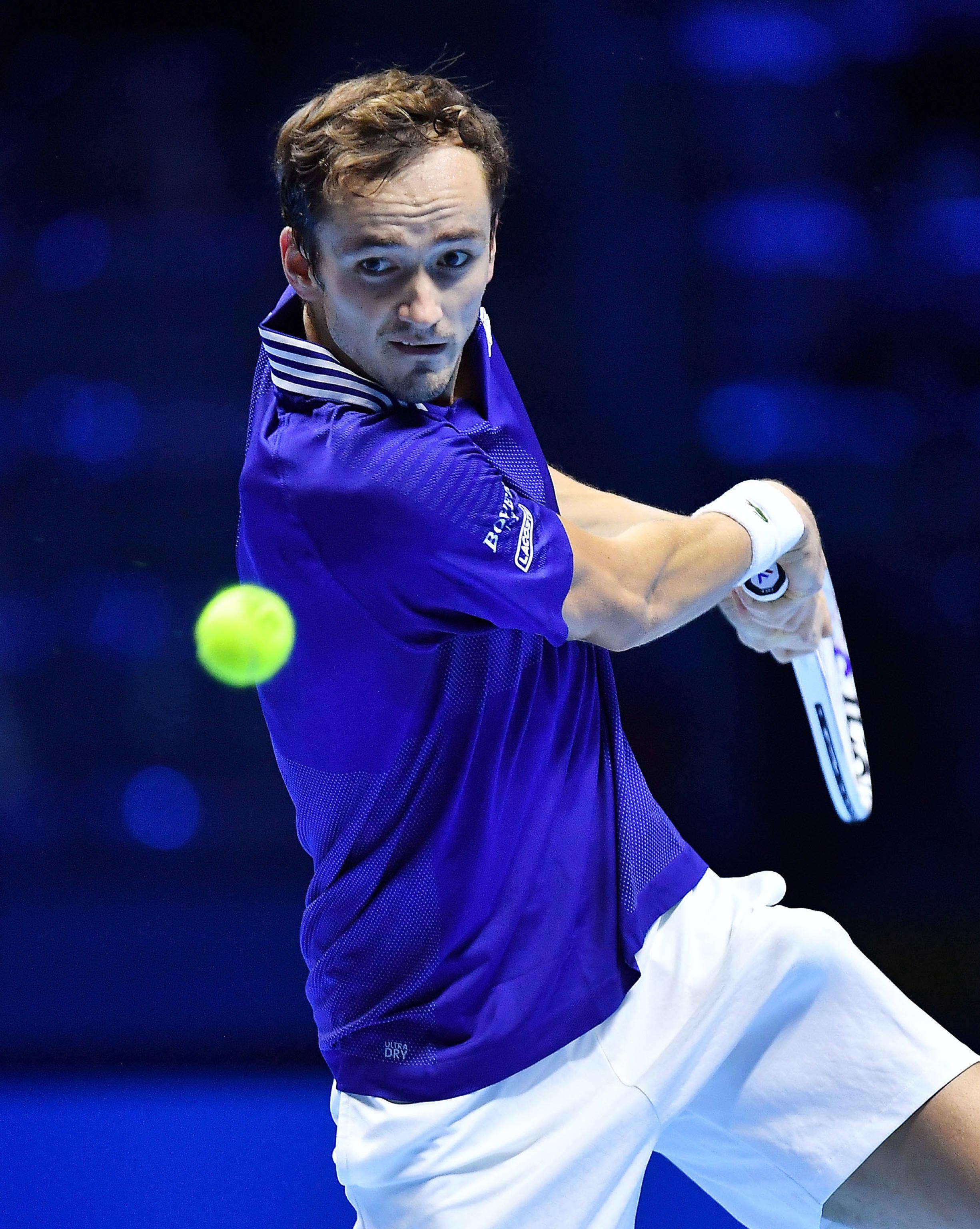 法国网球队强势欧洲网球队，梅德韦杰夫送出助攻