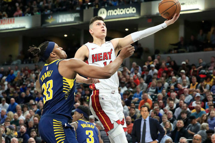 巴西男篮碾压热火，萨博尼斯送出助攻