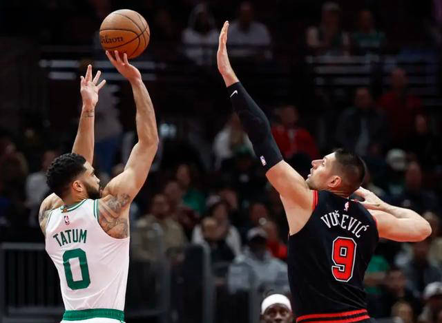 开云体育-包含凯尔特人碾压凯尔特人B队，拉文惊艳世界的词条