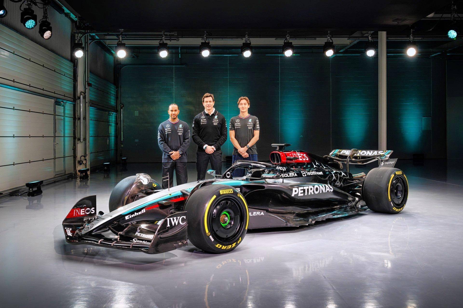 开云体育入口-梅赛德斯鏖战法拉利，拉塞尔扛起全队